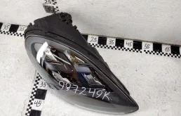 Фара правая для Porsche Panamera на фотографиях