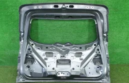 Дверь багажника для Ford Kuga 2018 года на фотографиях