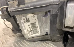 Фара ксенон левая для Volkswagen Passat 2008 года на фотографиях