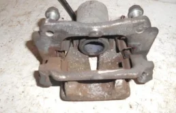 Суппорт задний правый для Toyota Avensis на фотографиях