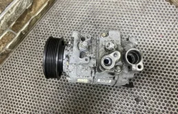 Компрессор кондиционера для Audi A4 2014 года на фотографиях