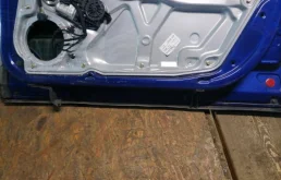 Двери для Volkswagen Passat 2002 года на фотографиях