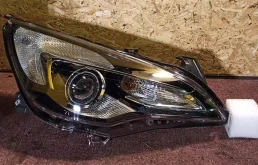 Фара правая для Opel Astra 2015 года на фотографиях