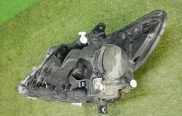 Фара правая для Mercedes-Benz Vito 2016 года на фотографиях