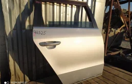 Дверь задняя правая для Volkswagen Passat 2012 года на фотографиях