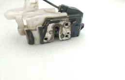 Уплотнитель передней правой двери для Kia Ceed 2007 года на фотографиях