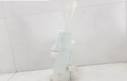 Бачок стеклоомывателя передний для Hyundai Tucson 2018 года на фотографиях