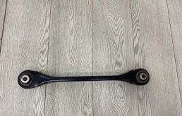 Качающийся рычаг правый для BMW X3 на фотографиях