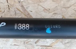 Карданный вал передний для Mitsubishi Pajero 2005 года на фотографиях