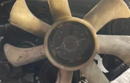 Двигатель для Nissan Pathfinder 2000 года на фотографиях