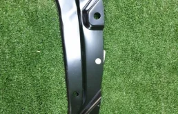 Кронштейн правой фары верхний для Volkswagen Polo на фотографиях