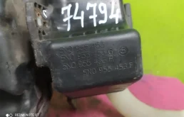 Бачок стеклоомывателя передний для Volkswagen Tiguan 2010 года на фотографиях