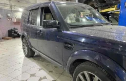 Дверь передняя правая для Land Rover Discovery 2008 года на фотографиях