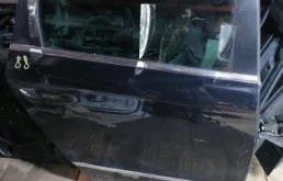 Дверь задняя правая для Volkswagen Passat 2007 года на фотографиях