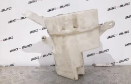 Бачок стеклоомывателя передний для Volvo S80 2012 года на фотографиях