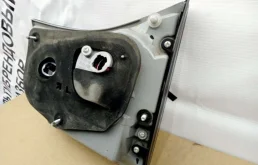 Фонарь внутренний правый для Lexus RX 2005 года на фотографиях