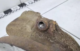 Кулак поворотный левый для Volkswagen Polo 2013 года на фотографиях