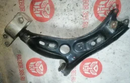 Рычаг передний левый нижний для Volkswagen Tiguan 2014 года на фотографиях