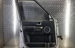 Дверь передняя левая для Land Rover Discovery 2004 года на фотографиях