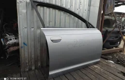 Дверь передняя правая для Audi A6 2002 года на фотографиях