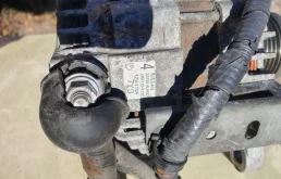 Генератор для Nissan X-Trail 2000 года на фотографиях