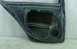 Двери для Skoda Octavia 2005 года на фотографиях