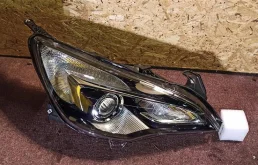 Фара правая для Opel Astra 2013 года на фотографиях