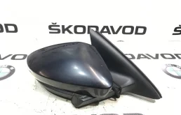 Зеркало боковое правое для Skoda Octavia 2020 года на фотографиях