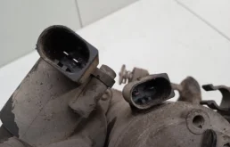 Компрессор пневмоподвески задний для Mercedes-Benz S class 2011 года на фотографиях