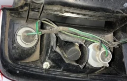 Фонарь левый для Nissan X-Trail 2001 года на фотографиях