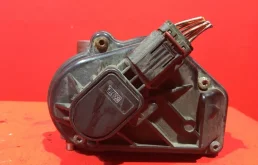 Дроссельная заслонка для Ford Focus 2007 года на фотографиях