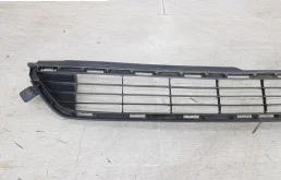 Решетка переднего бампера для Toyota RAV4 2014 года на фотографиях