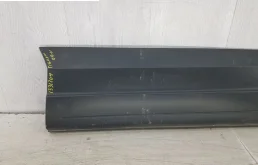 Накладка двери передней правой для Volkswagen Tiguan 2013 года на фотографиях