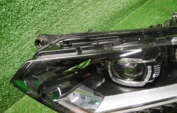 Фары для Volkswagen Passat 2020 года на фотографиях