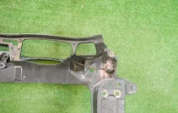 Панель радиатора (телевизор) для Porsche Panamera на фотографиях