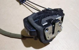 Замок передней левой двери для Nissan X-Trail 2014 года на фотографиях