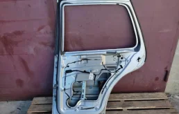 Дверь задняя правая для Mercedes-Benz M class 2000 года на фотографиях