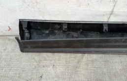 Накладка двери багажника для Toyota RAV4 2013 года на фотографиях