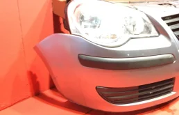 Бампер для Volkswagen Polo 2008 года на фотографиях