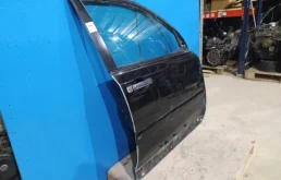 Дверь передняя правая для Nissan X-Trail 2001 года на фотографиях