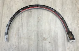 Расширитель арок передний правый для Audi Q3 2011 года на фотографиях