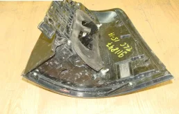 Фонарь левый для Toyota Land Cruiser 2013 года на фотографиях