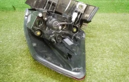 Фонарь внешний левый для Nissan X-Trail 2017 года на фотографиях