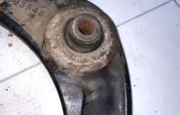 Рычаг передний левый нижний для Citroen C4 на фотографиях