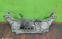 Подрамник двигателя для Volkswagen Passat 2014 года на фотографиях