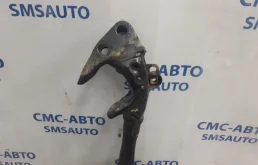 Подрамник двигателя для Audi A6 2018 года на фотографиях