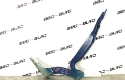 Петля капота левая для Peugeot 308 2010 года на фотографиях