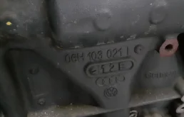 Двигатель без навесного для Audi A4 2014 года на фотографиях