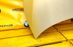 Капот для BMW 5er 2006 года на фотографиях