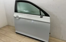 Дверь передняя правая для Volkswagen Passat 2018 года на фотографиях